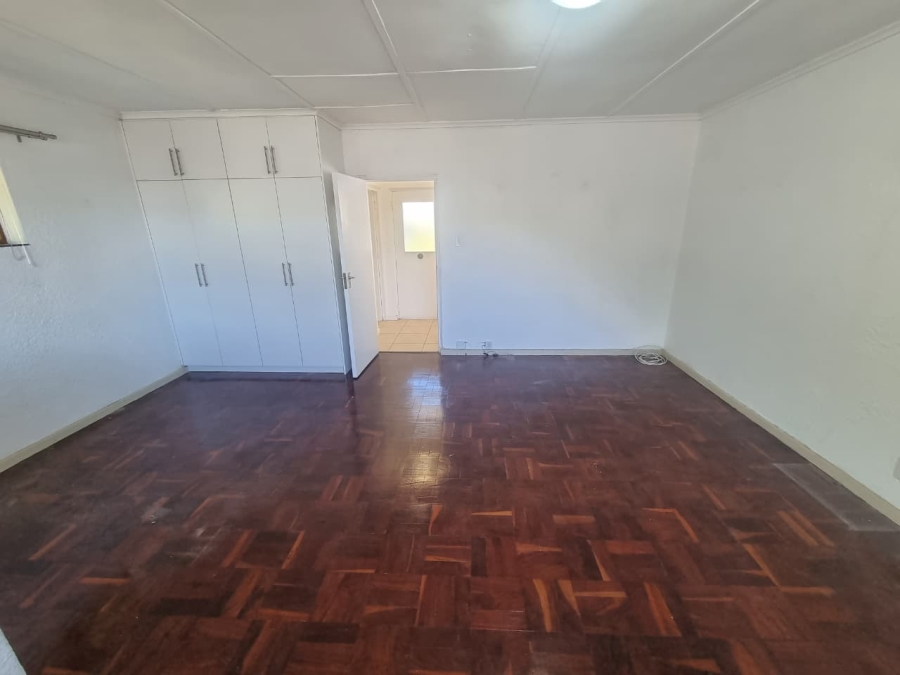 To Let 0 Bedroom Property for Rent in Sea Point Western Cape